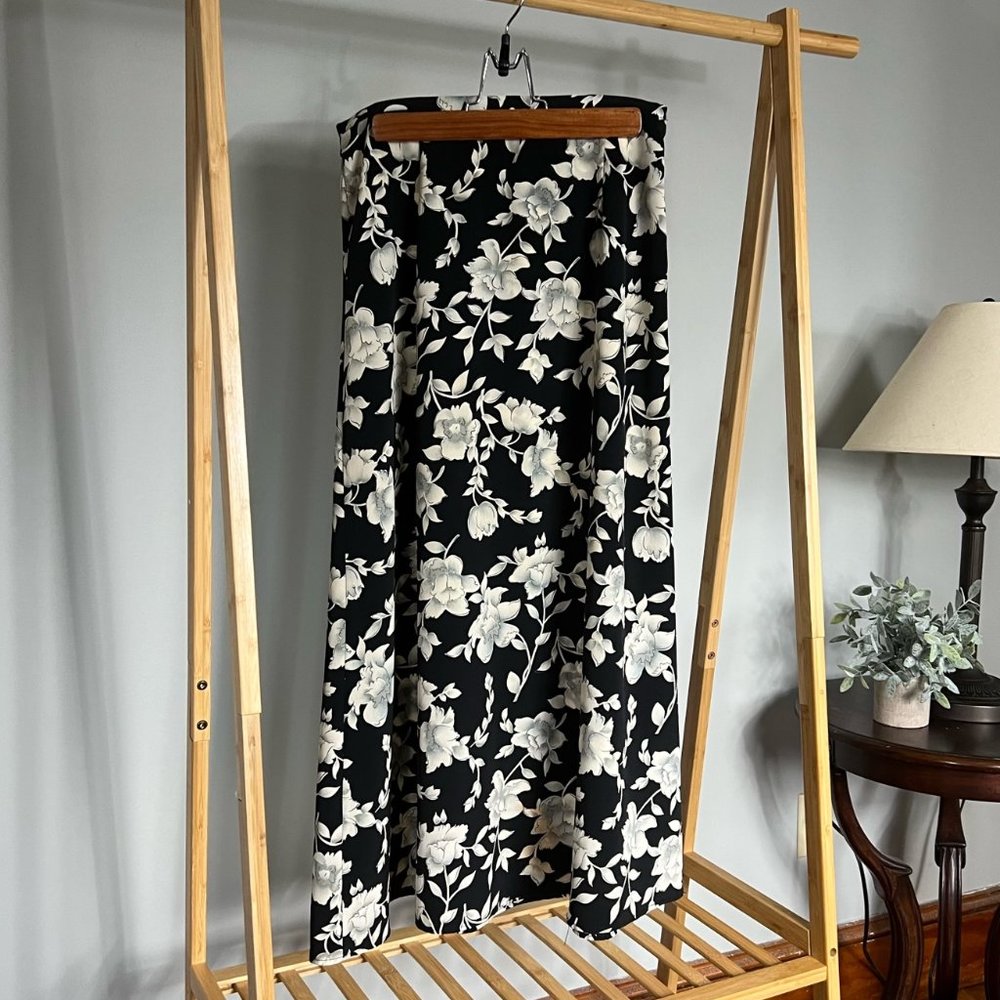 Floral Pattern Black Skirt